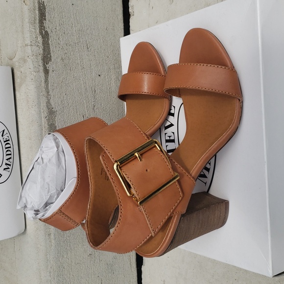 Steve Madden Shoes - Steve Madden tan shoes